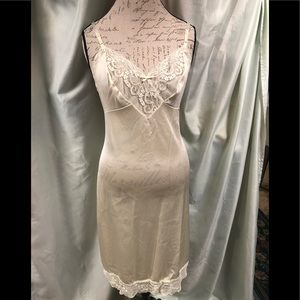 Silky Vasarette Slip